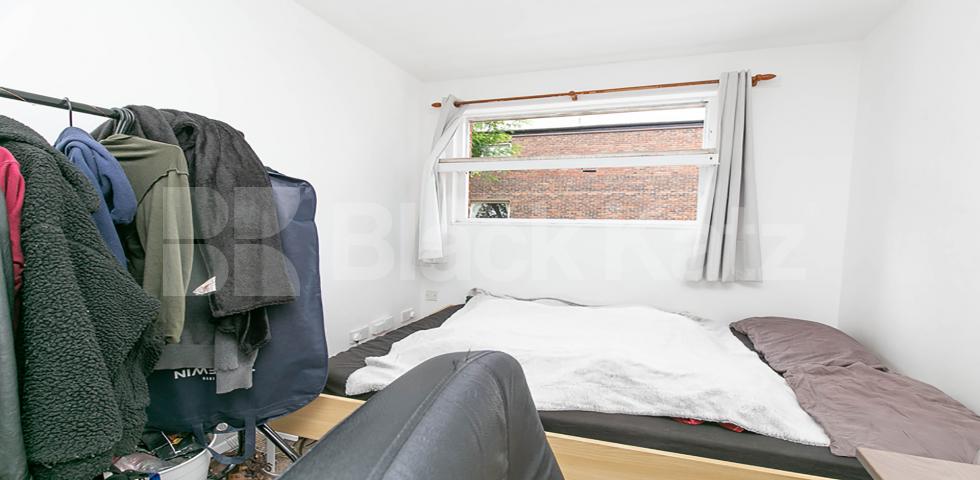 Spacious three double bedroom property in an amazing location  Pollitt Drive, Marylebone